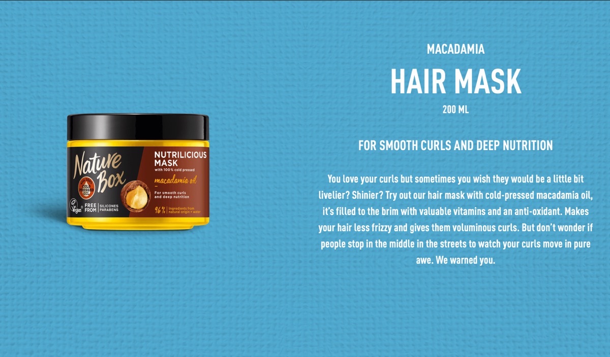 Macadamia Hair Mask: Leute bleiben auf der Straße stehen und staunen über die Locken